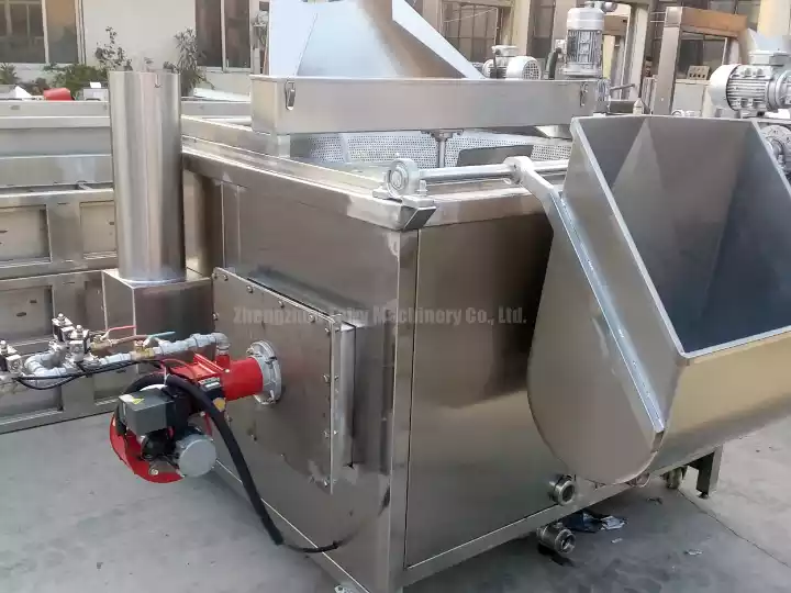 French Restaurateur Buys Commercial Deep Fryer 1 Commercial deep fryer